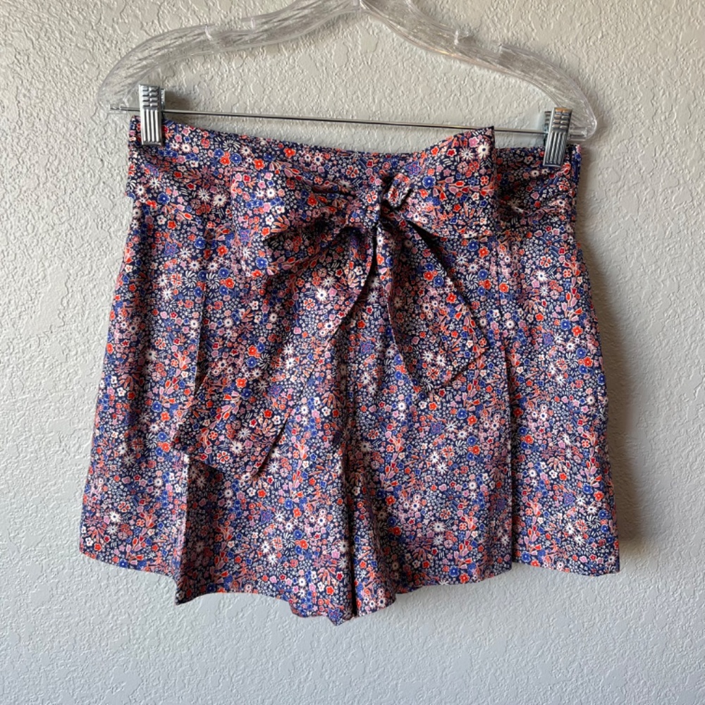 J.Crew Liberty of London Tana Lawn Floral Tie Waist Shorts Size 8 - Picture 4 of 14